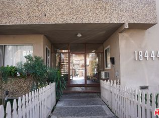 18444 Collins St APT 4, Tarzana, CA 91356