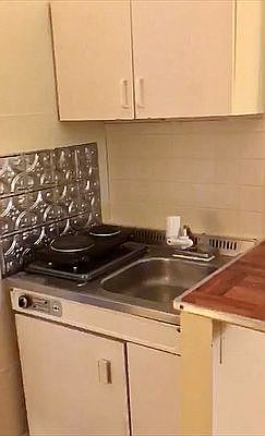5th image of 131 E 45th St APT 4R