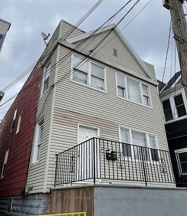 3rd image of 236 Cator Ave