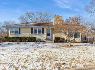 300 Lawrence St, Clinton, IA 52732