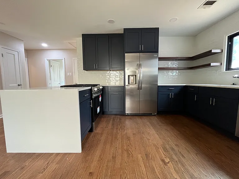 4412 Bellvue Ave — Photo 9