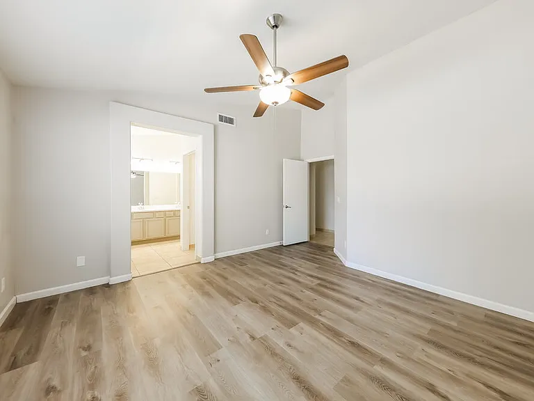 1419 W Villa Theresa Dr — Photo 11