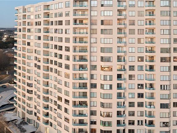 4th image of 7501 River Rd APT 14C