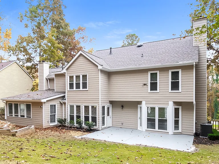 2570 Broadmoor Ct — Photo 16
