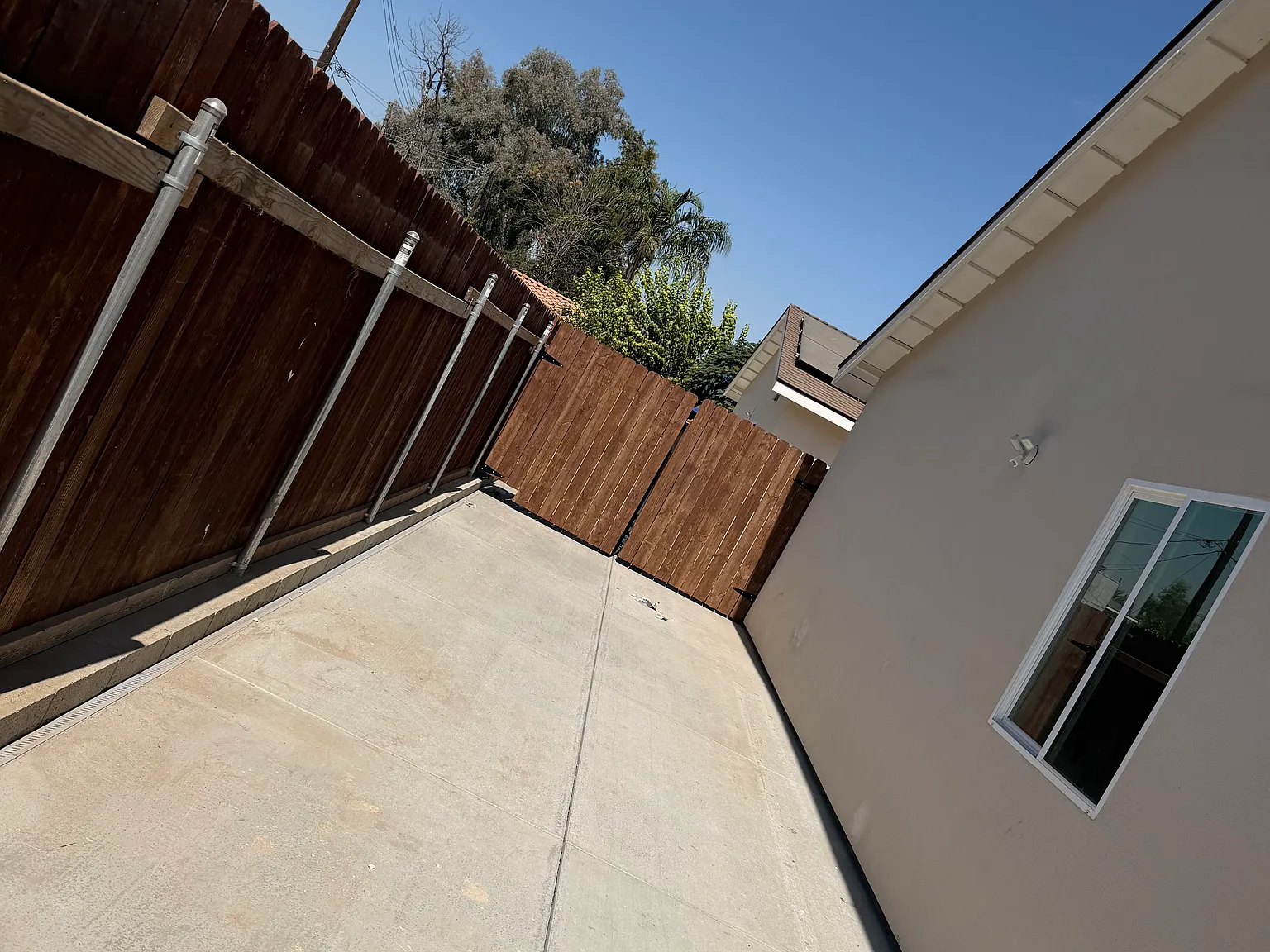 3 bed, $1,850 — Photo 2