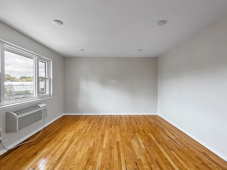 20-22 Rosol Ln #24 — Photo 6