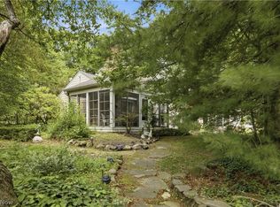 303 Cordelia St SW, North Canton, OH 44720