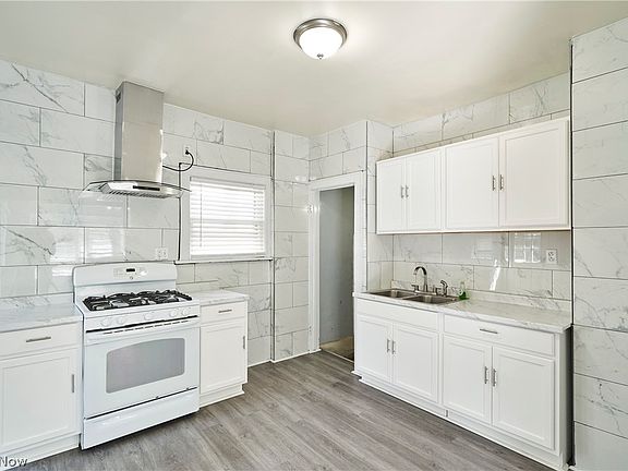 5th image of 2154 12th St SW