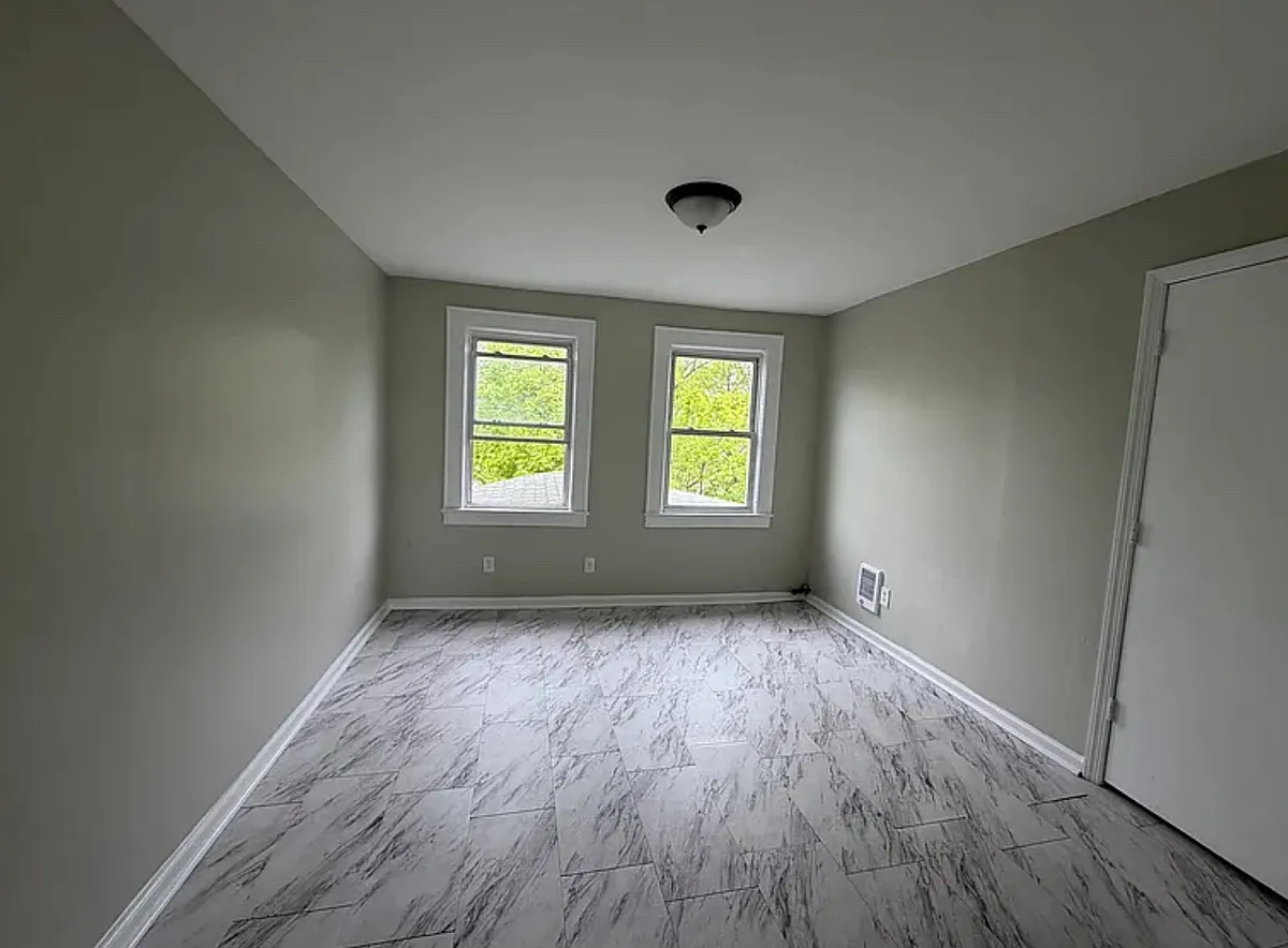 Building Photo - 176 Scheerer Ave #3R