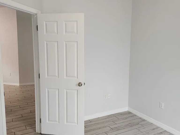 1108 Constantine St — Photo 16