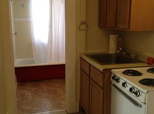 828 W 4th St #3, Waterloo, IA 50701