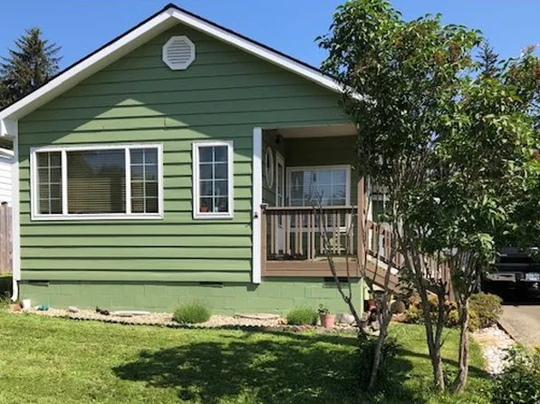 438 Wall St, North Bend, OR 97459