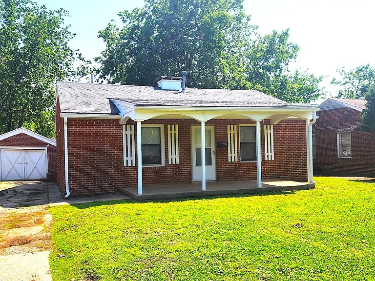 522 E Curtis Dr — Photo 3