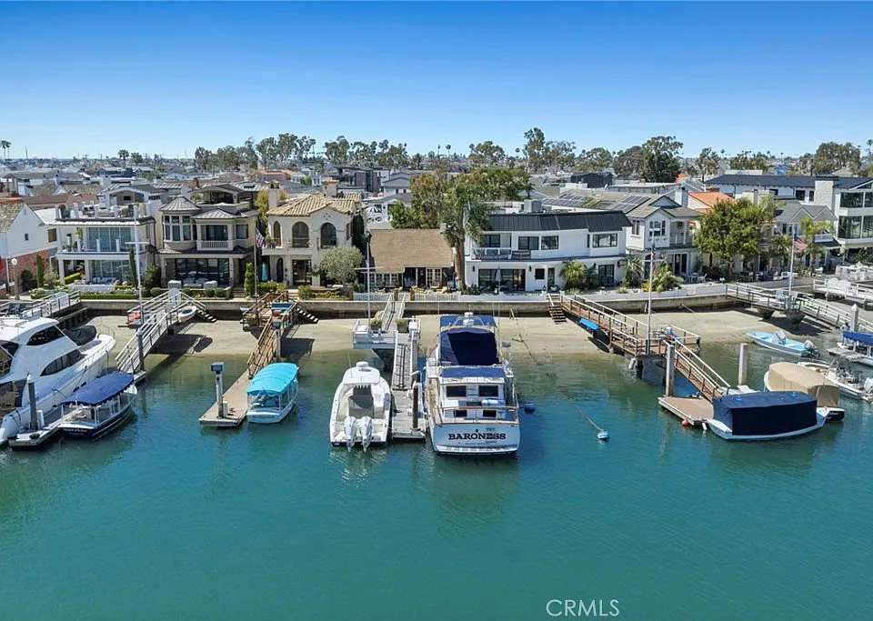 323 E Bay Front