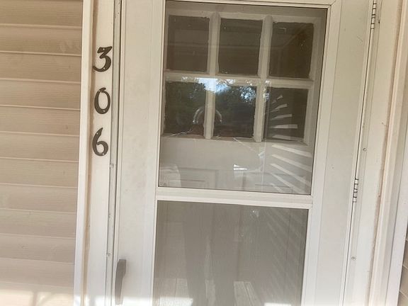3rd image of 306 S College Ave