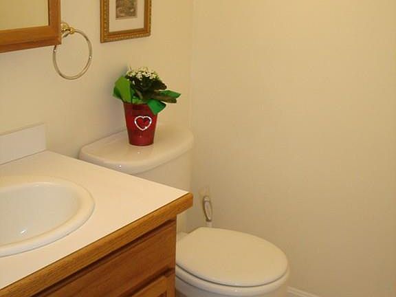5th image of 502 Forest Park Dr