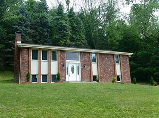 3887 Baker School Rd, Trafford, PA 15085