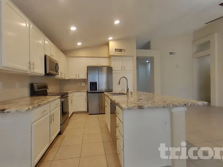 15028 W Elko Dr — Photo 8