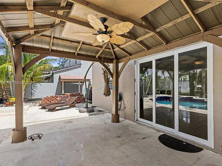 15835 NW 7th St — Photo 32