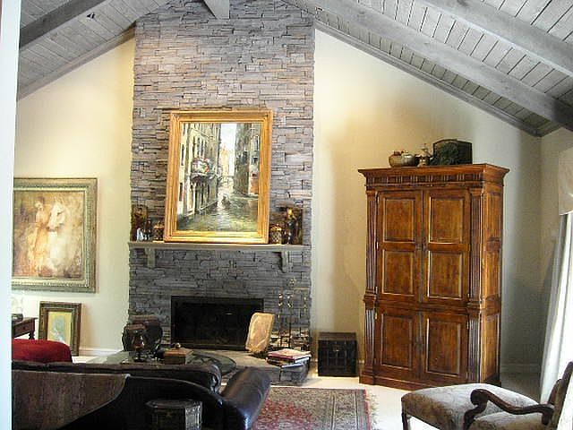 great room vaulted ceiling