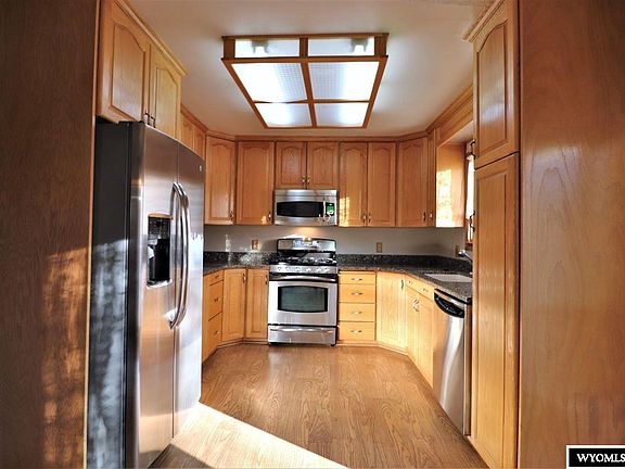 4th image of 575 River View Dr