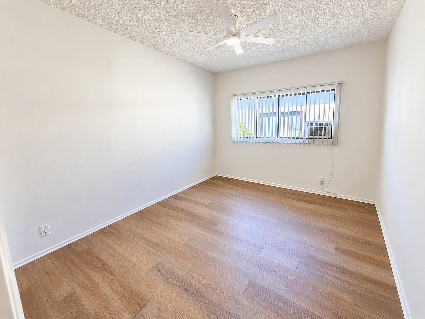 Chandler 14341 — Photo 3