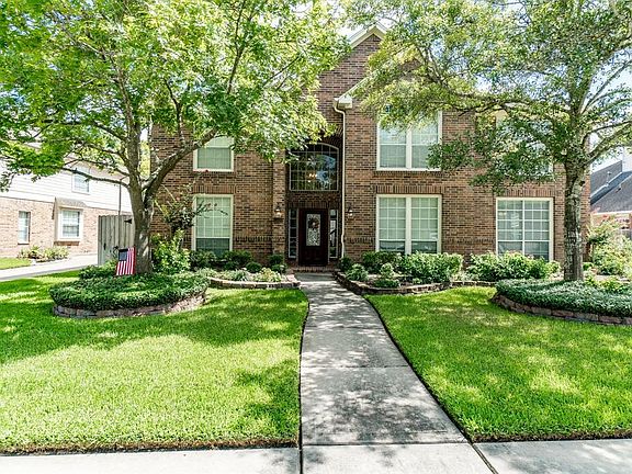 2nd image of 15110 Windsdowne Ln