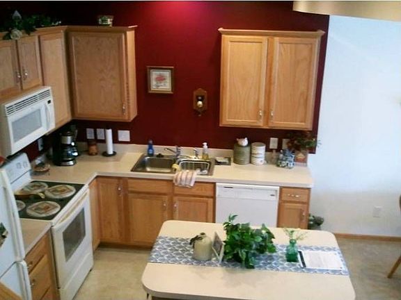 4th image of 11191 Aberdeen St NE Unit B