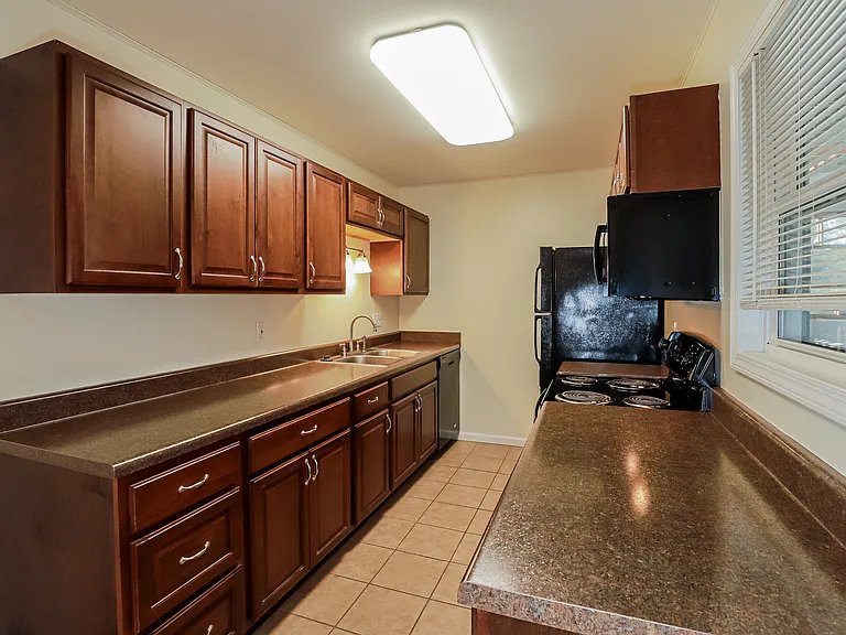 312 Olive St — Photo 6