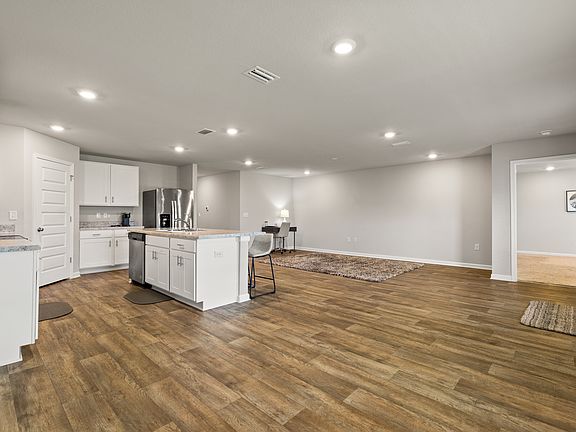 5th image of 7496 Brompton Dr