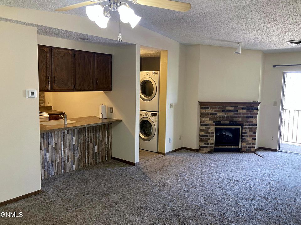 2nd image of 2920 Ontario Ln APT 9