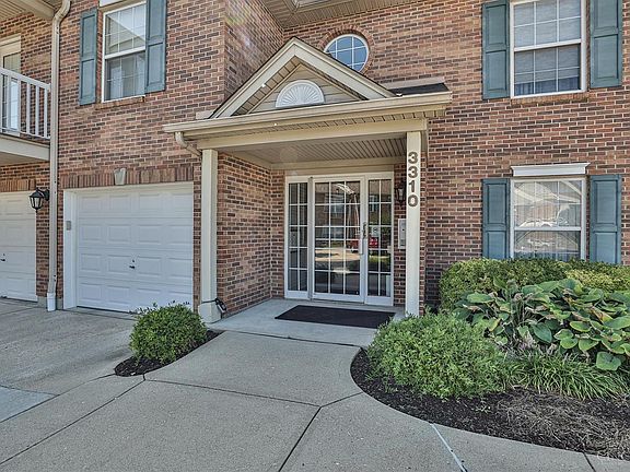 3rd image of 3310 Emerald Lakes Dr Unit 17