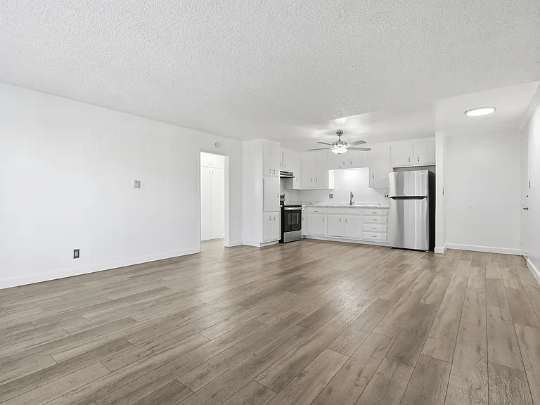 540 W Channel Islands Blvd #2 — Photo 13