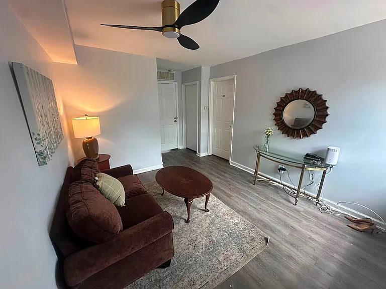 2129 N Marvine St — Photo 2
