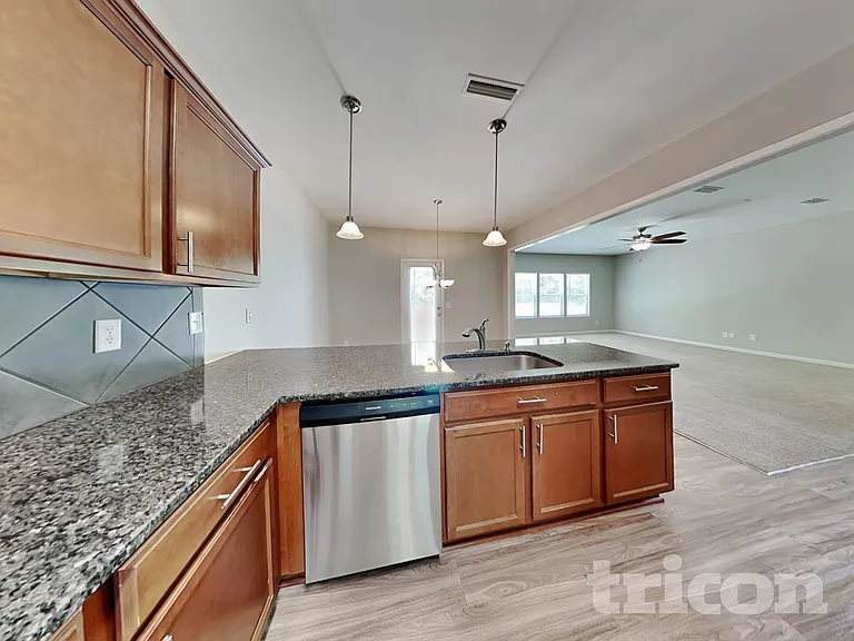 1512 Cherry Park Dr — Photo 6