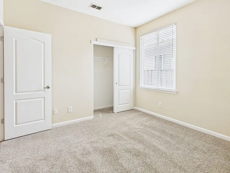 8200 Sienna Loop — Photo 9