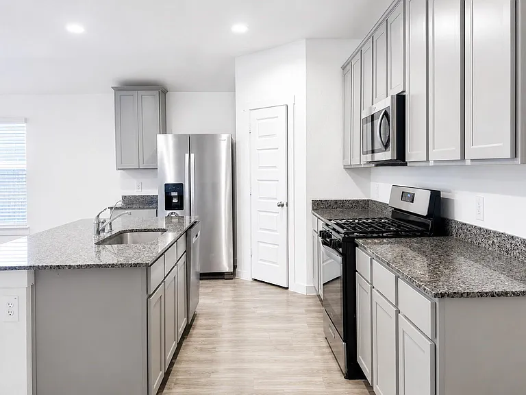 31603 Featherstone Trl — Photo 7