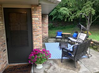 9721 Cimarron Cir, Minnetonka, MN 55305