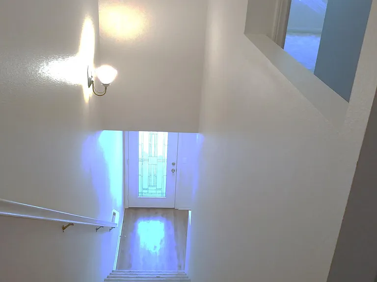 1922 Kelly Ave #2 — Photo 22