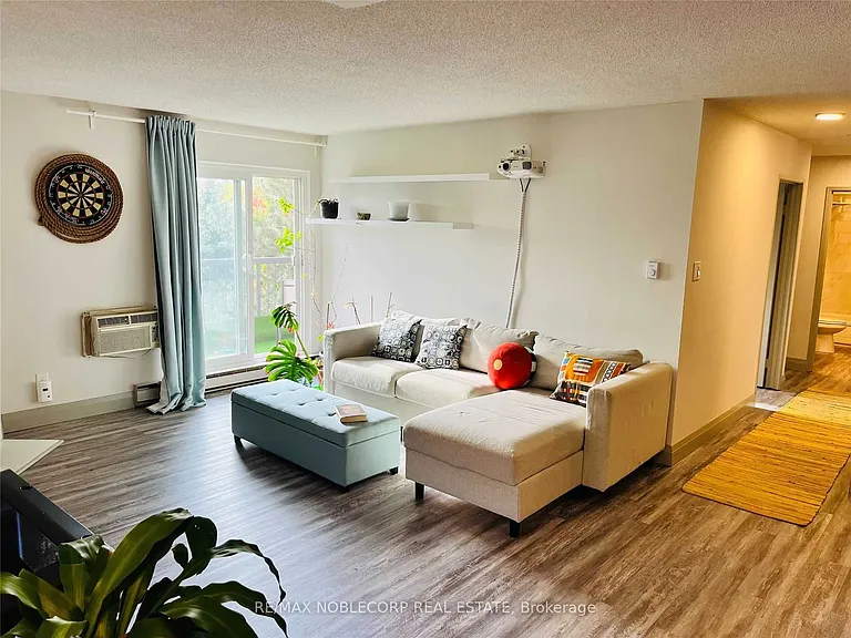 1450 Glen Abbey Gate S #734 — Photo 3