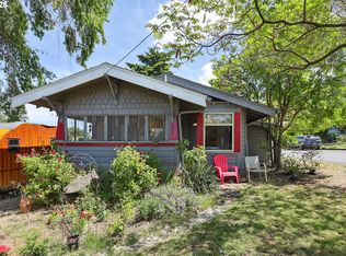 317 E 14th St, The Dalles, OR 97058