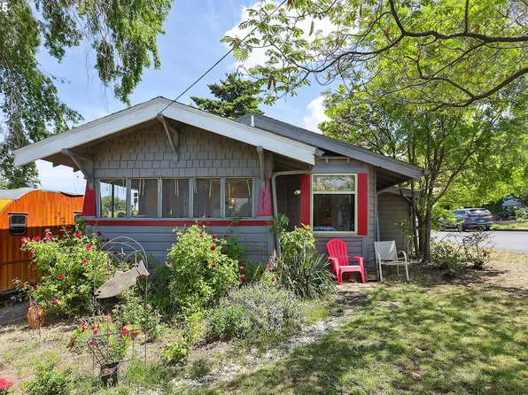 317 E 14th St, The Dalles, OR 97058