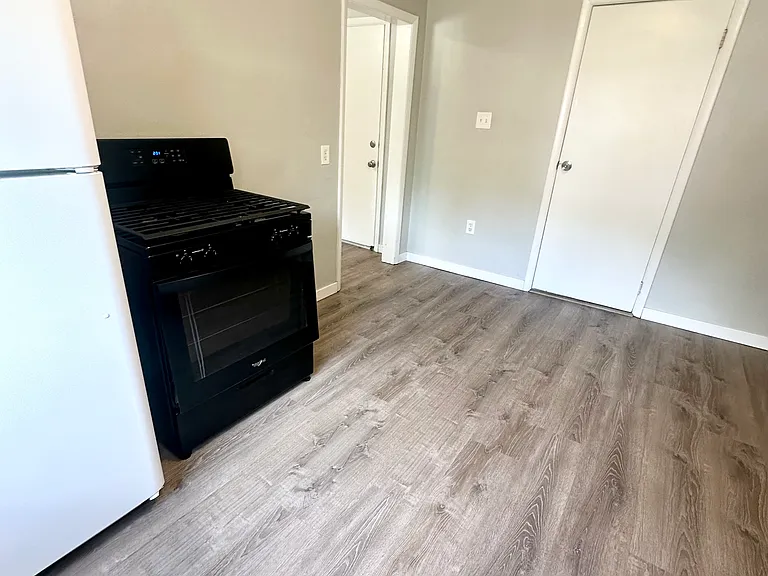219 North Ave #1 — Photo 4
