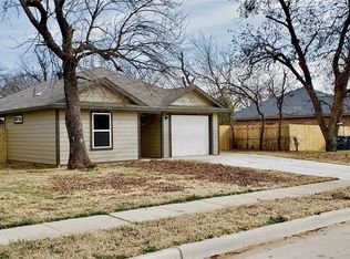 1717 Ash Crescent St, Fort Worth, TX 76104