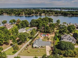 543 Isle Of Pines Rd, Mooresville, NC 28117