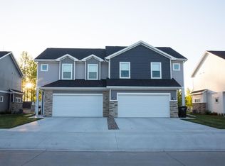 300 Larson Dr, Huxley, IA 50124