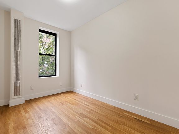 5th image of 233 Elizabeth St #25