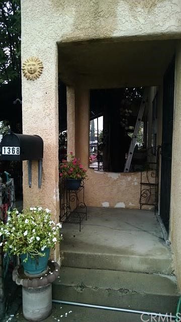 entrance of unit 1368 Sunol Dr