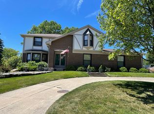 439 Shellbourne Dr, Rochester Hills, MI 48309