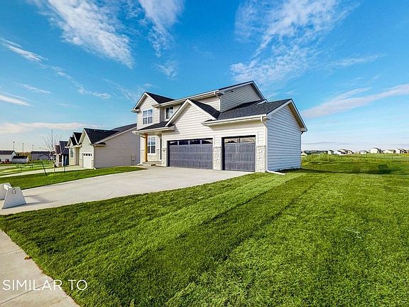 3rd image of 1009 Shady Lane Dr
